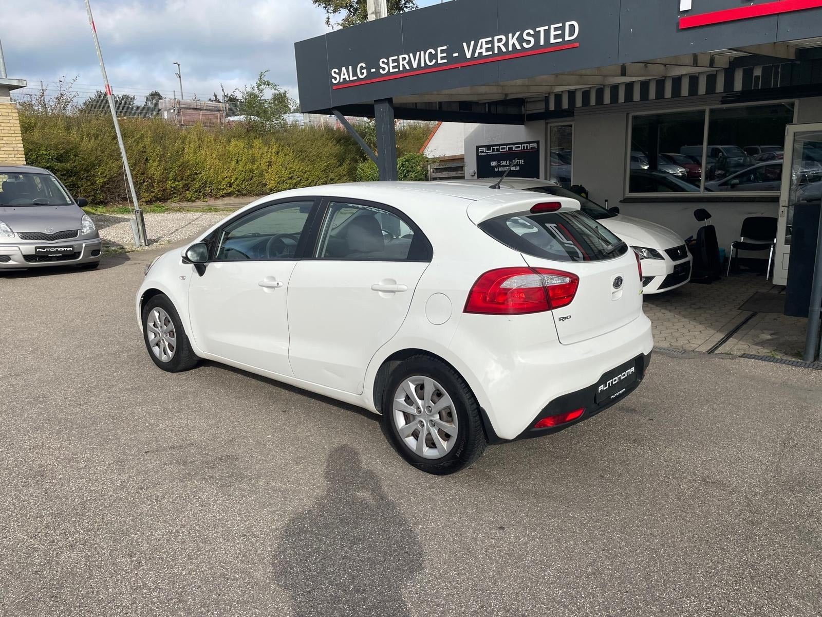 Grøn Kia Rio fra 2012