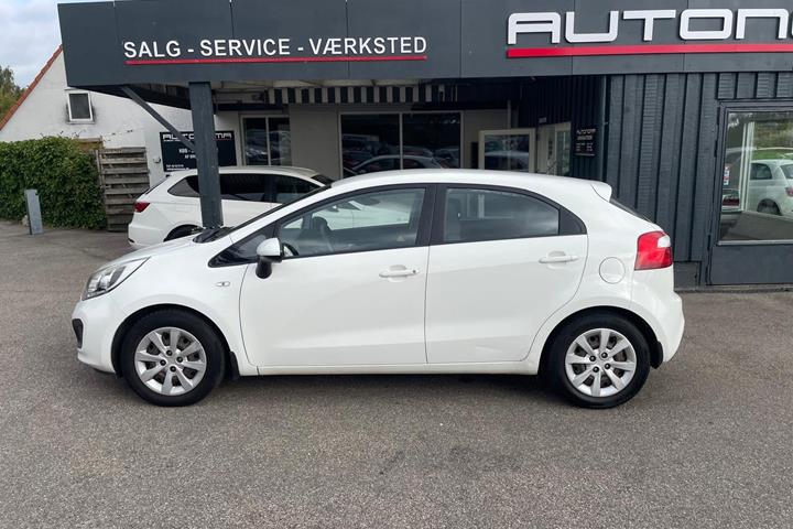 Grøn Kia Rio fra 2012