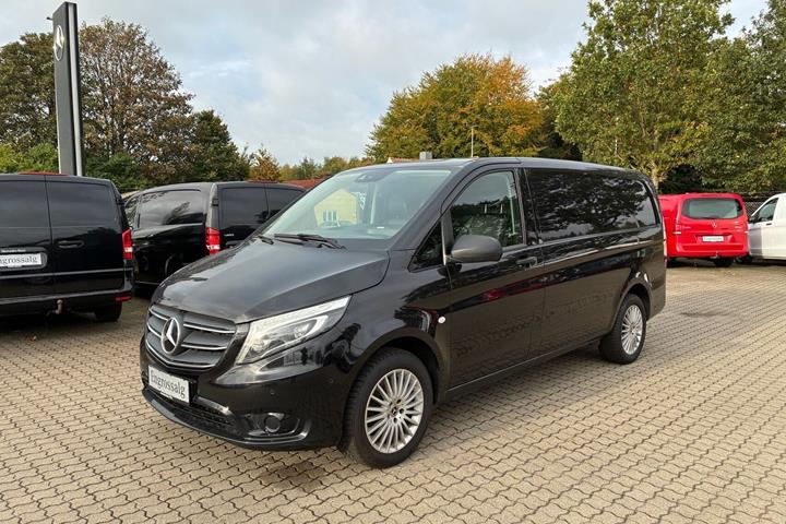Sort Mercedes Vito 119 fra 2022