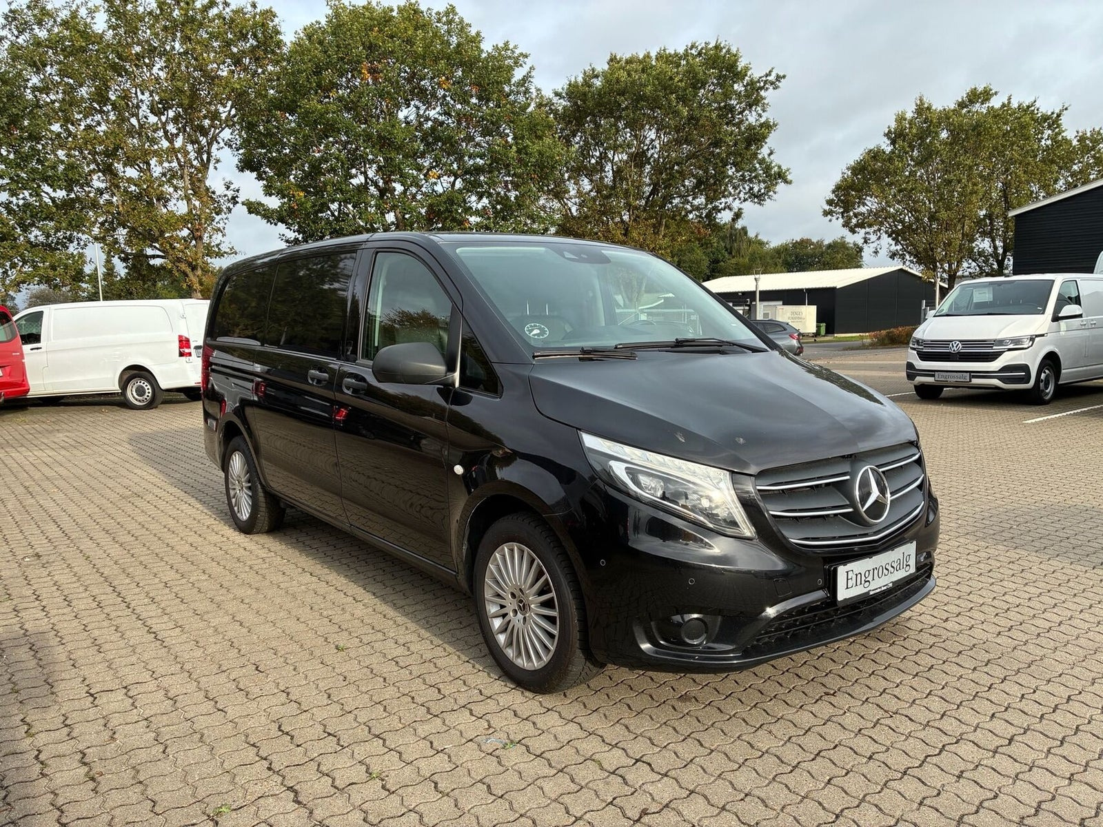 Sort Mercedes Vito 119 fra 2022