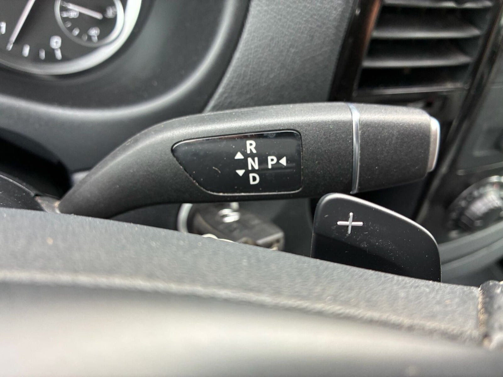 Sort Mercedes Vito 114 fra 2022