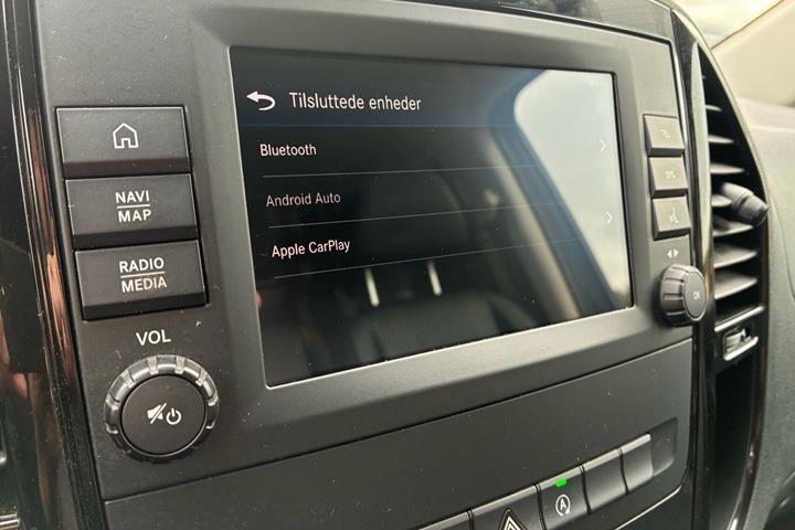Sort Mercedes Vito 114 fra 2022
