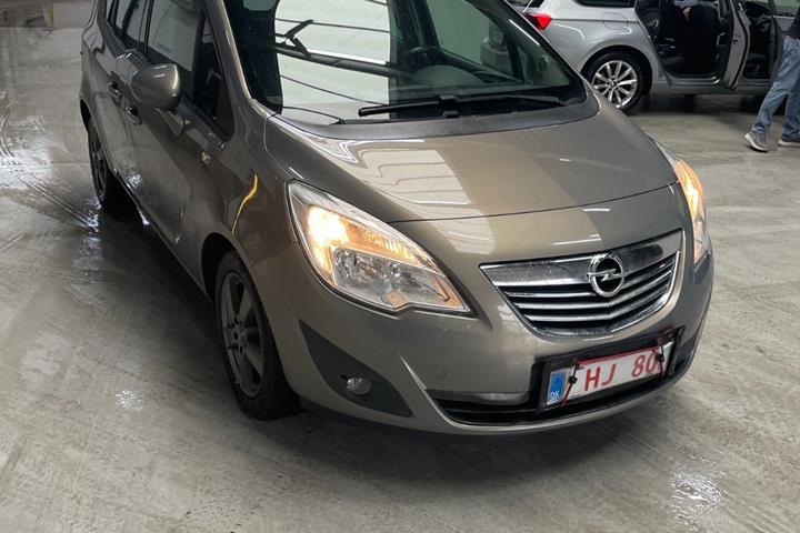 Grå Opel Meriva fra 2011