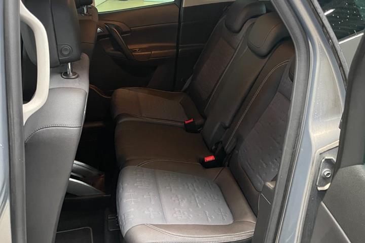 Grå Opel Meriva fra 2011