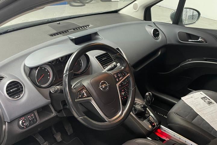 Grå Opel Meriva fra 2011