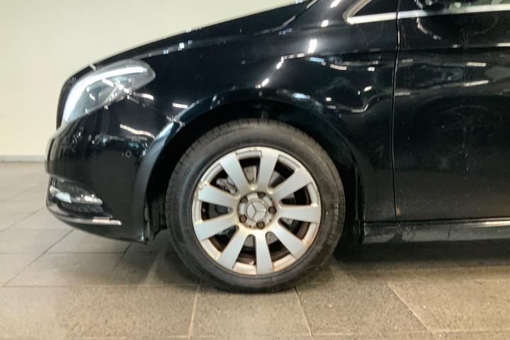 Sort Mercedes B200 fra 2012