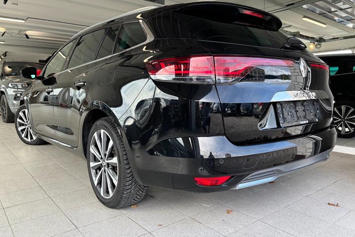 Sort Renault Megane IV fra 2020