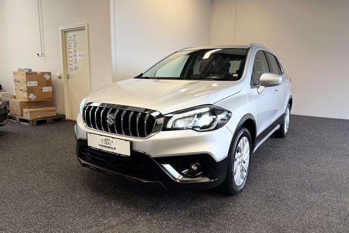 Sølv Suzuki S-Cross fra 2020