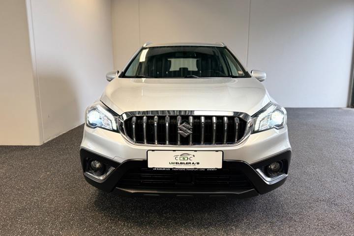 Sølv Suzuki S-Cross fra 2020