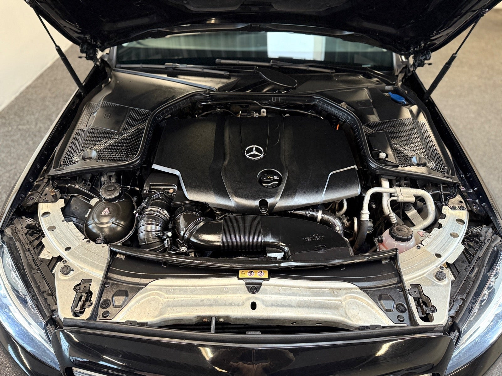 Sort Mercedes C220 d fra 2017