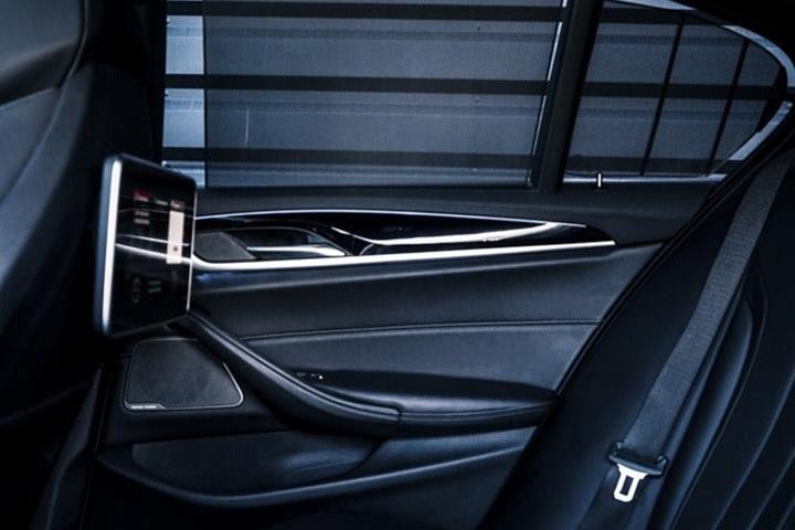 Gul BMW M5 fra 2018