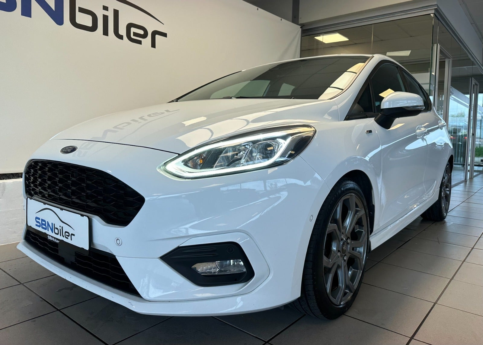 Hvid Ford Fiesta fra 2021