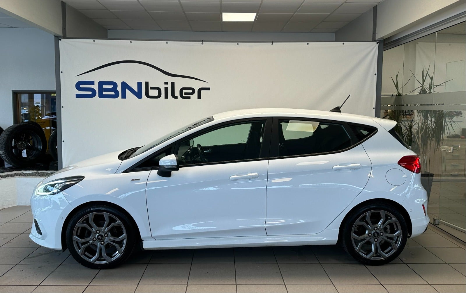 Hvid Ford Fiesta fra 2021