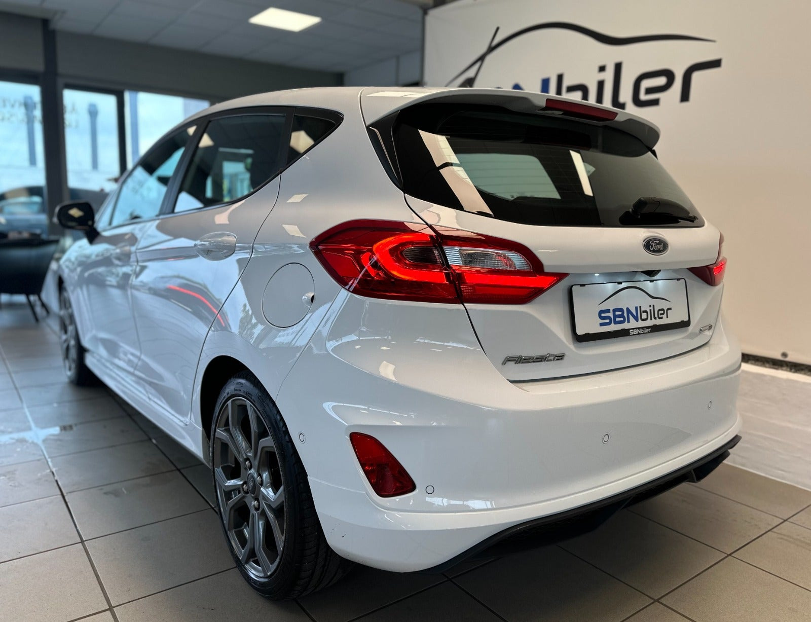 Hvid Ford Fiesta fra 2021