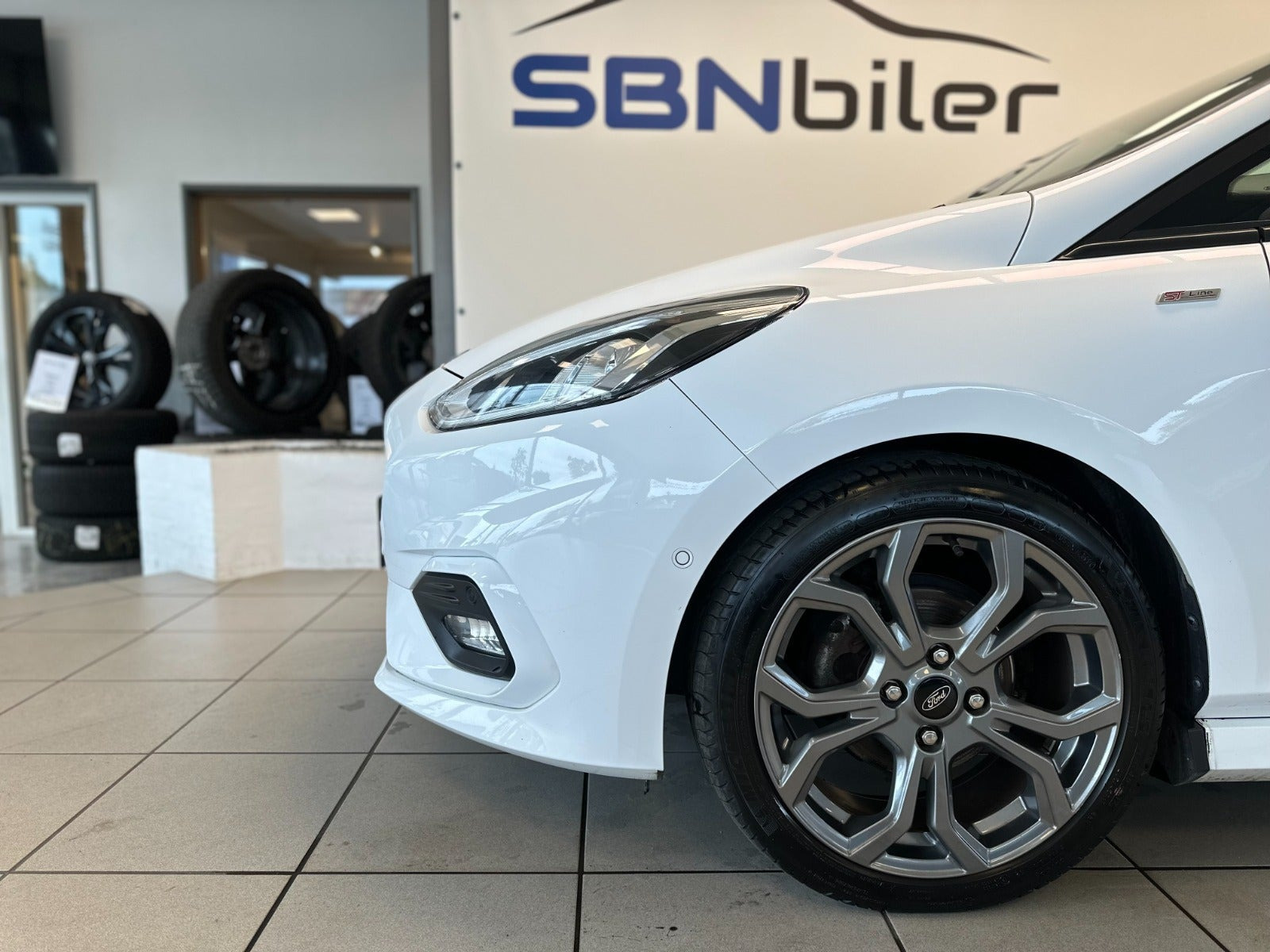 Hvid Ford Fiesta fra 2021