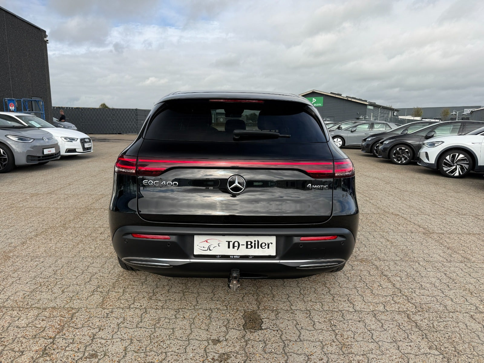 Sort Mercedes EQC400 fra 2021