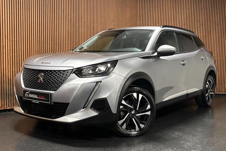 Grå Peugeot e-2008 fra 2021