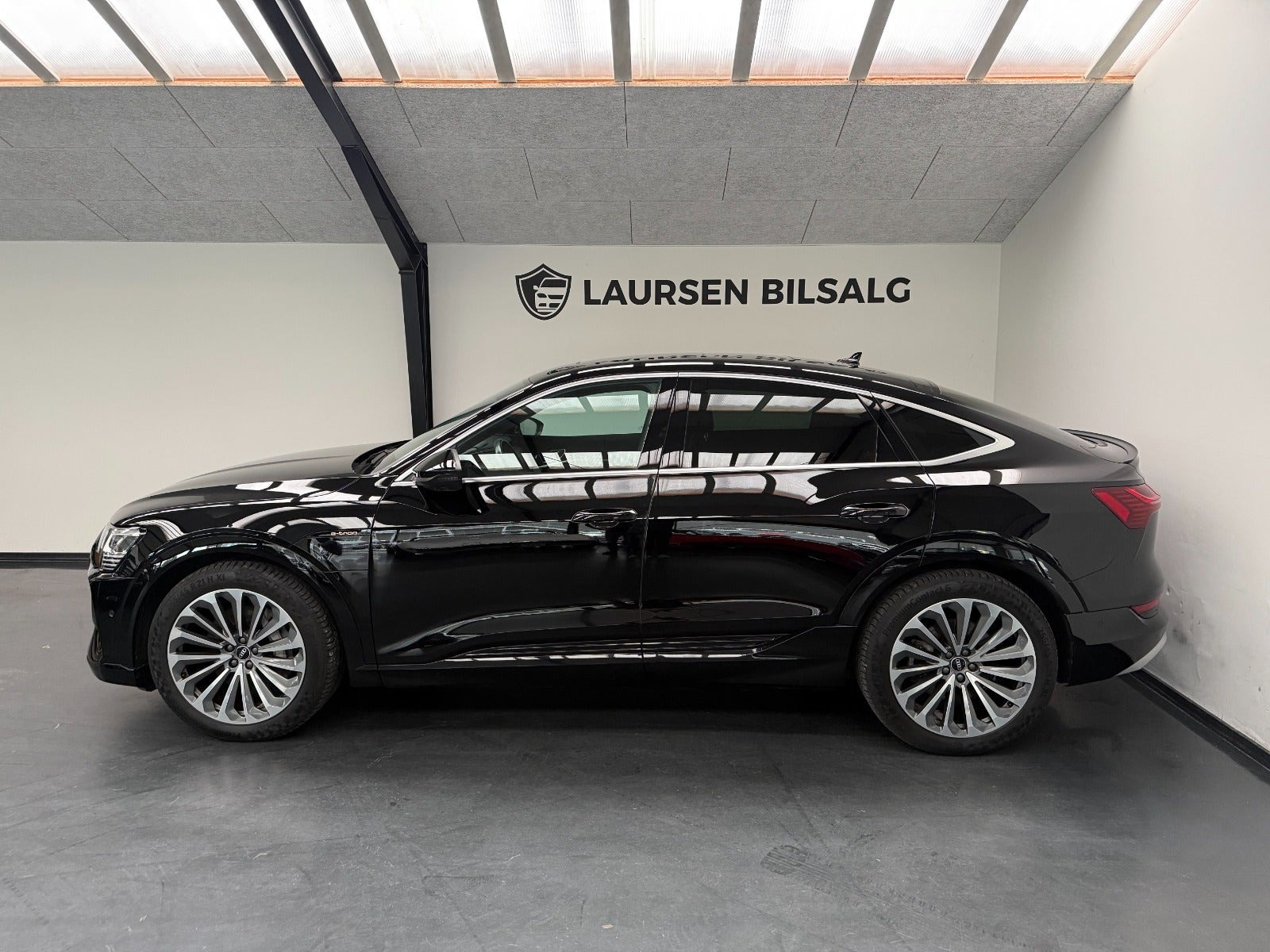 Sort Audi e-tron fra 2021
