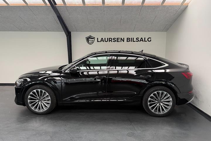 Sort Audi e-tron fra 2021