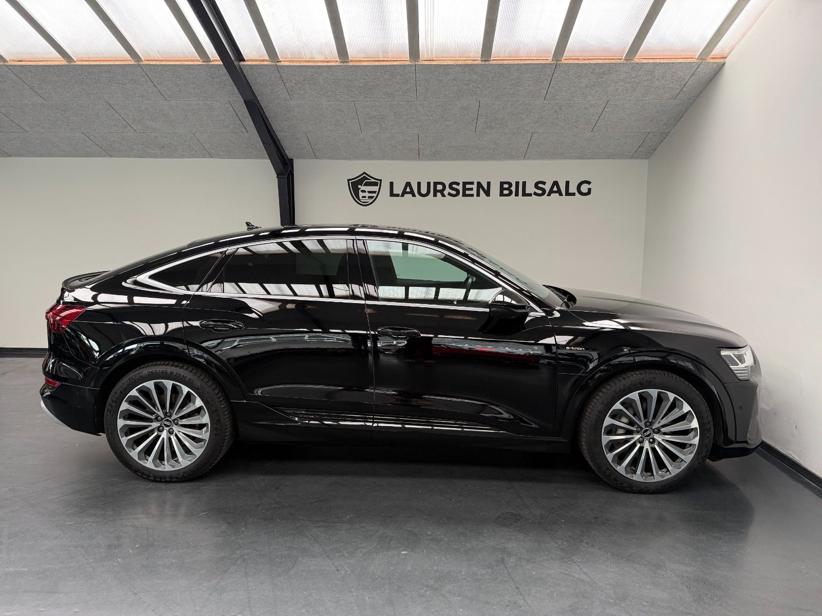Sort Audi e-tron fra 2021