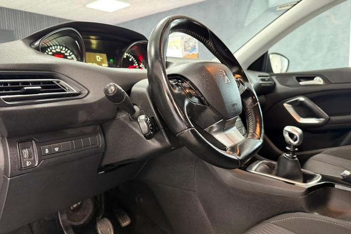 undefined Peugeot 308 fra 2017