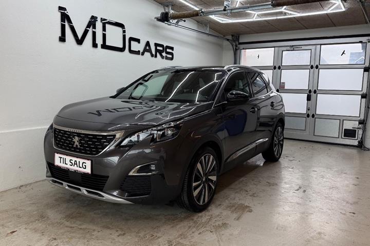 Grå Peugeot 3008 fra 2019 set udefra