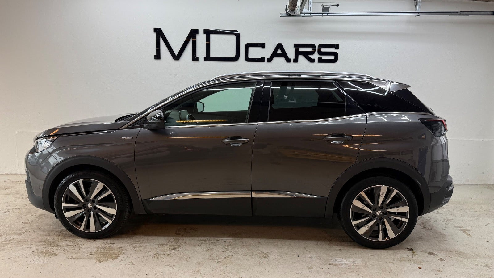 Grå Peugeot 3008 fra 2019