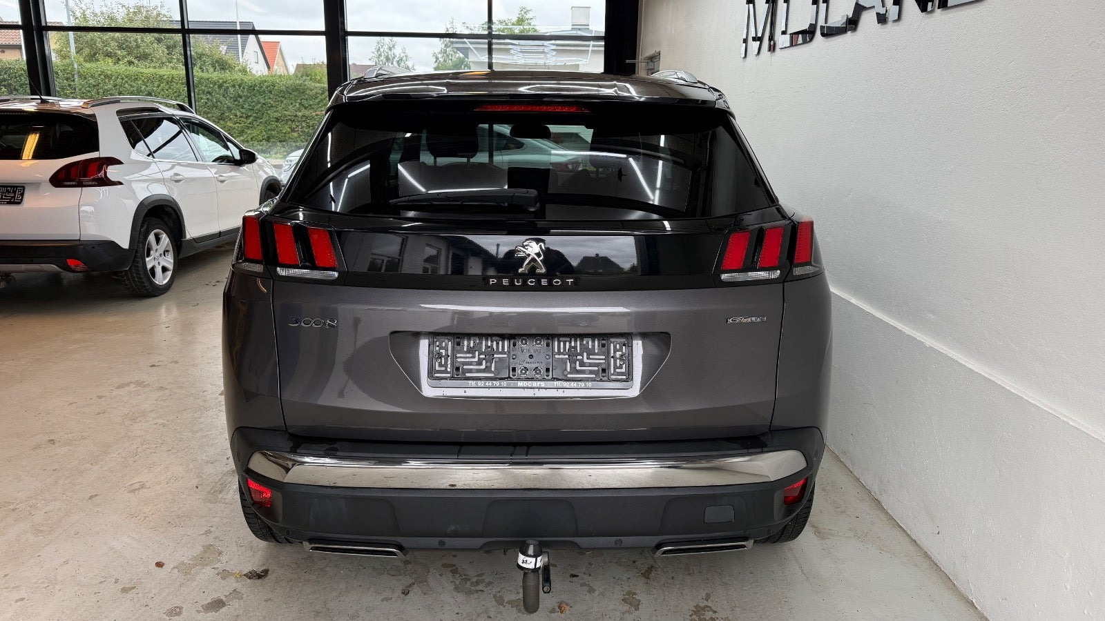 Grå Peugeot 3008 fra 2019