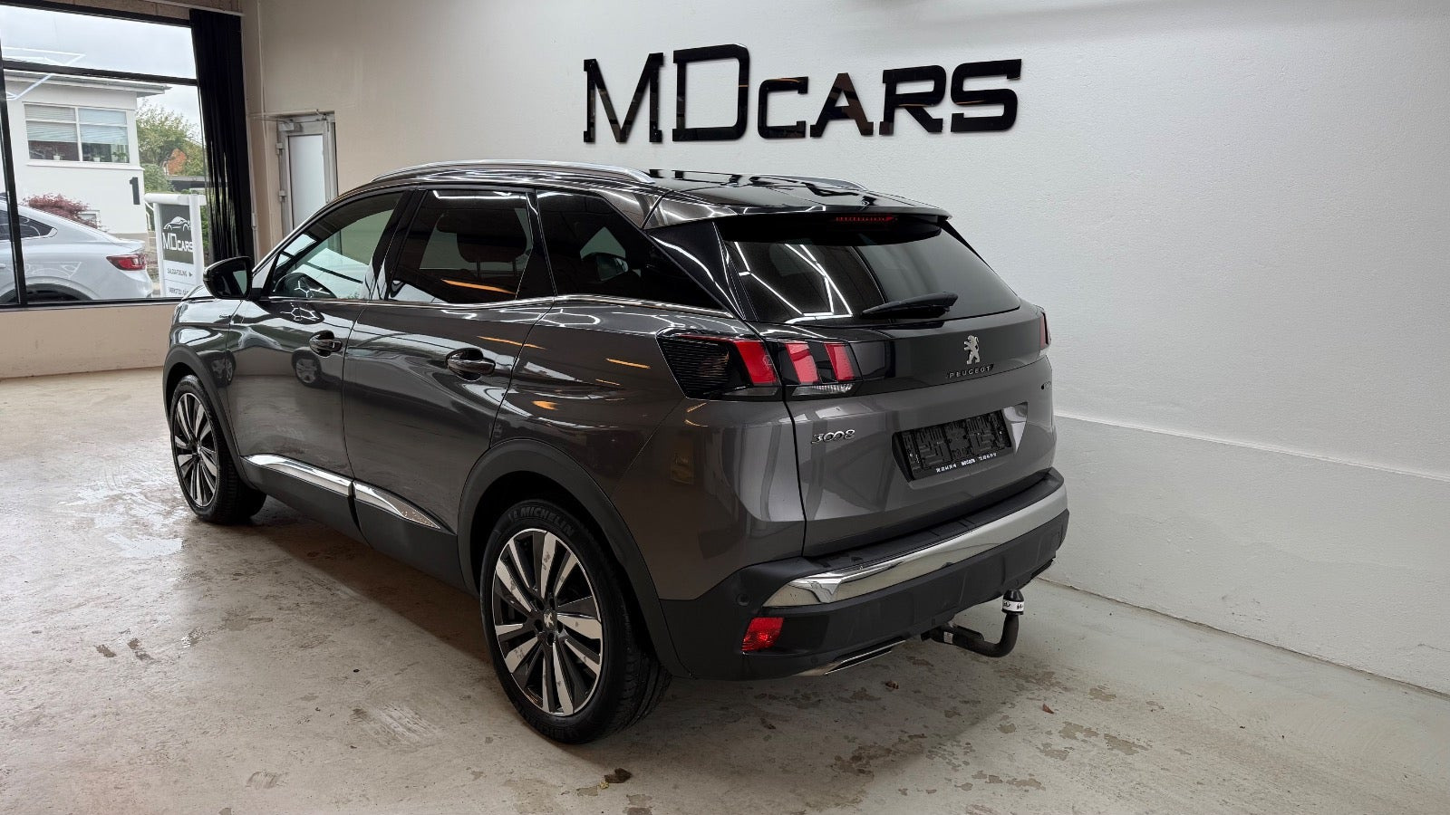 Grå Peugeot 3008 fra 2019