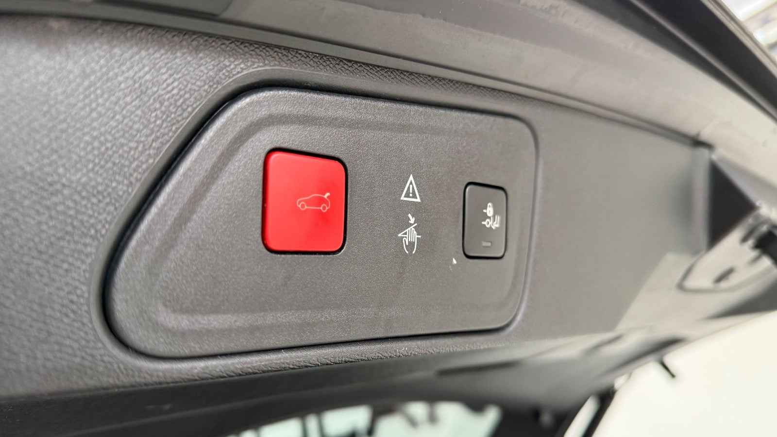 Grå Peugeot 3008 fra 2019
