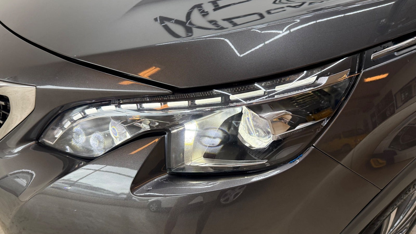 Grå Peugeot 3008 fra 2019