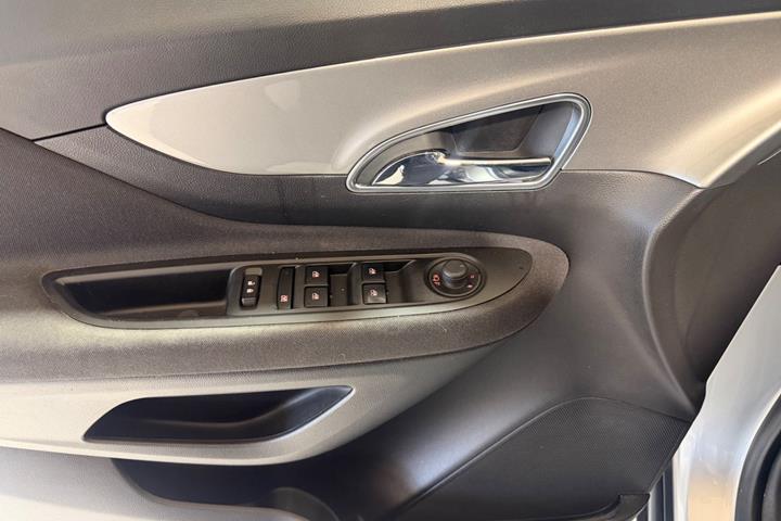 Grå Opel Mokka fra 2014