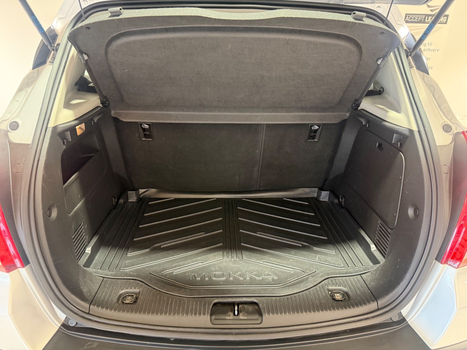 Grå Opel Mokka fra 2014
