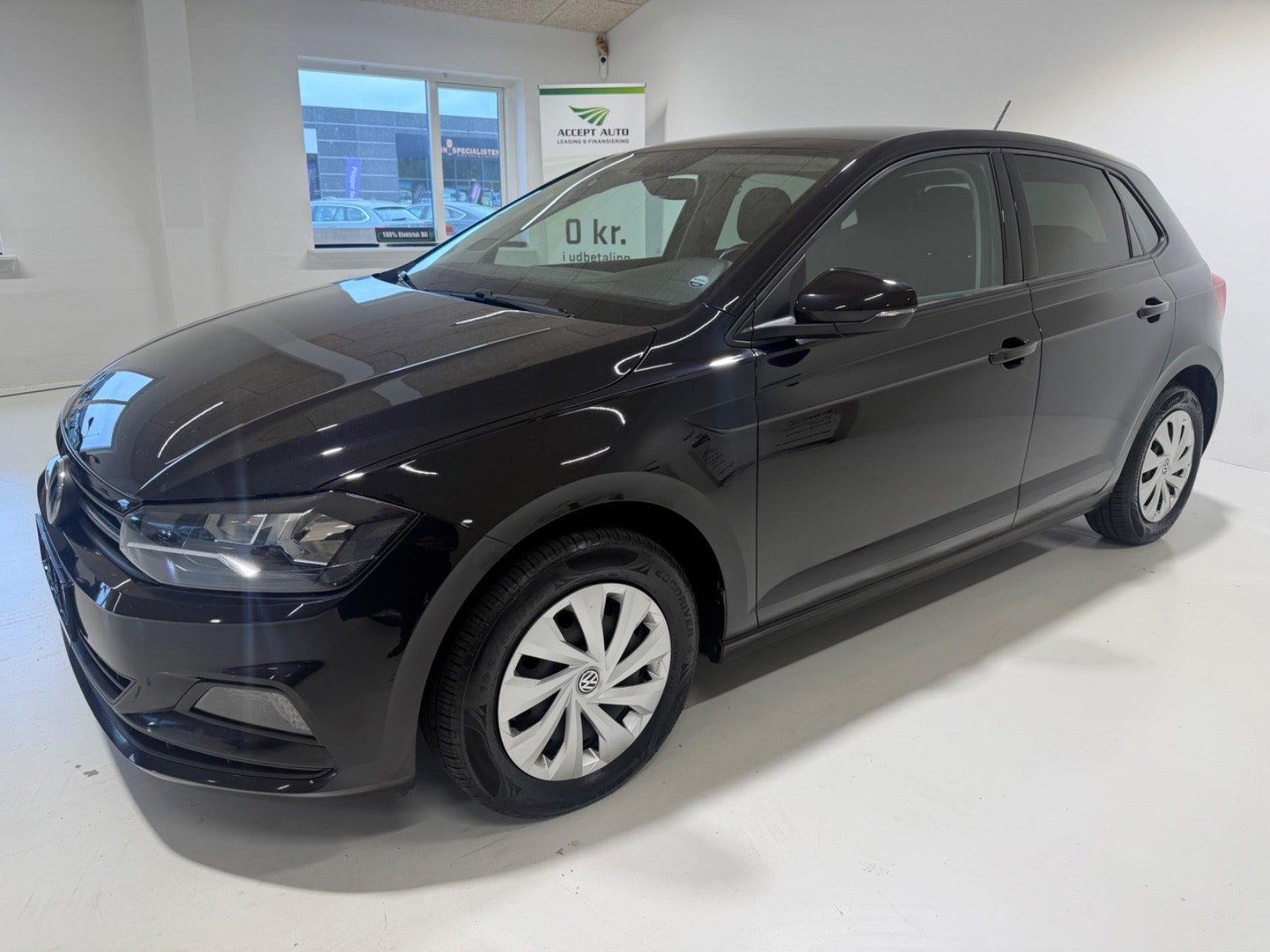 Sort VW Polo fra 2020