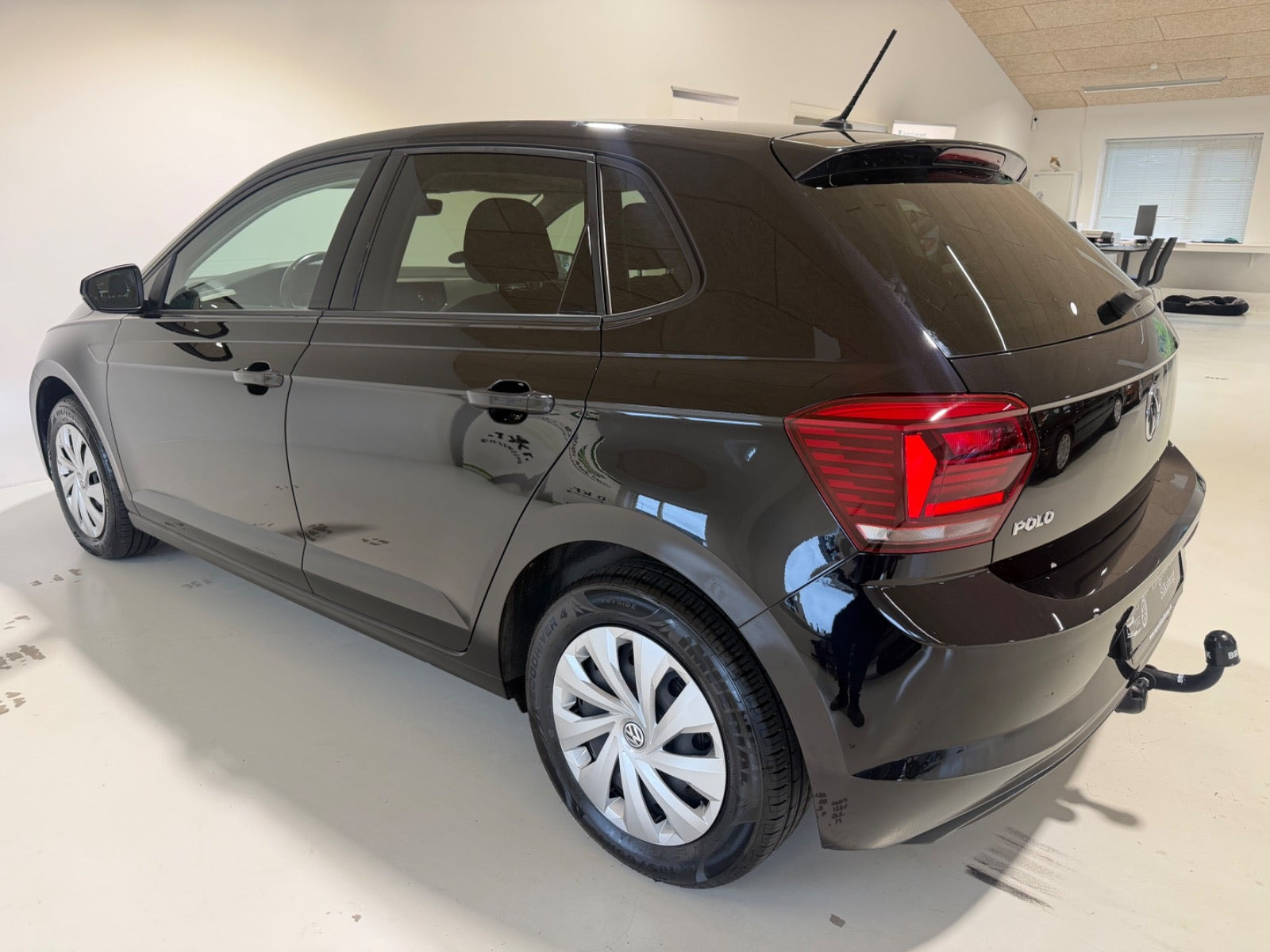 Sort VW Polo fra 2020