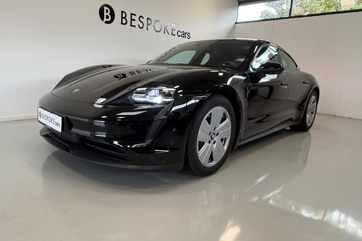 Sort Porsche Taycan fra 2022