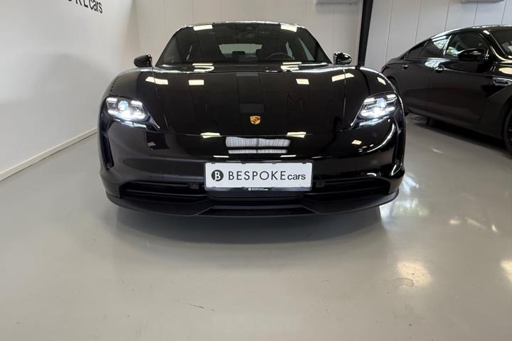 Sort Porsche Taycan fra 2022