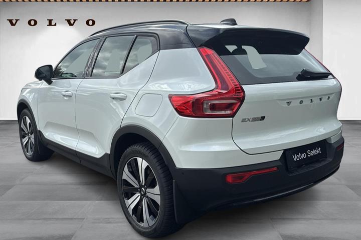 Hvid Volvo EX40 fra 2026