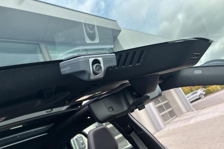 Hvid Volvo EX40 fra 2026