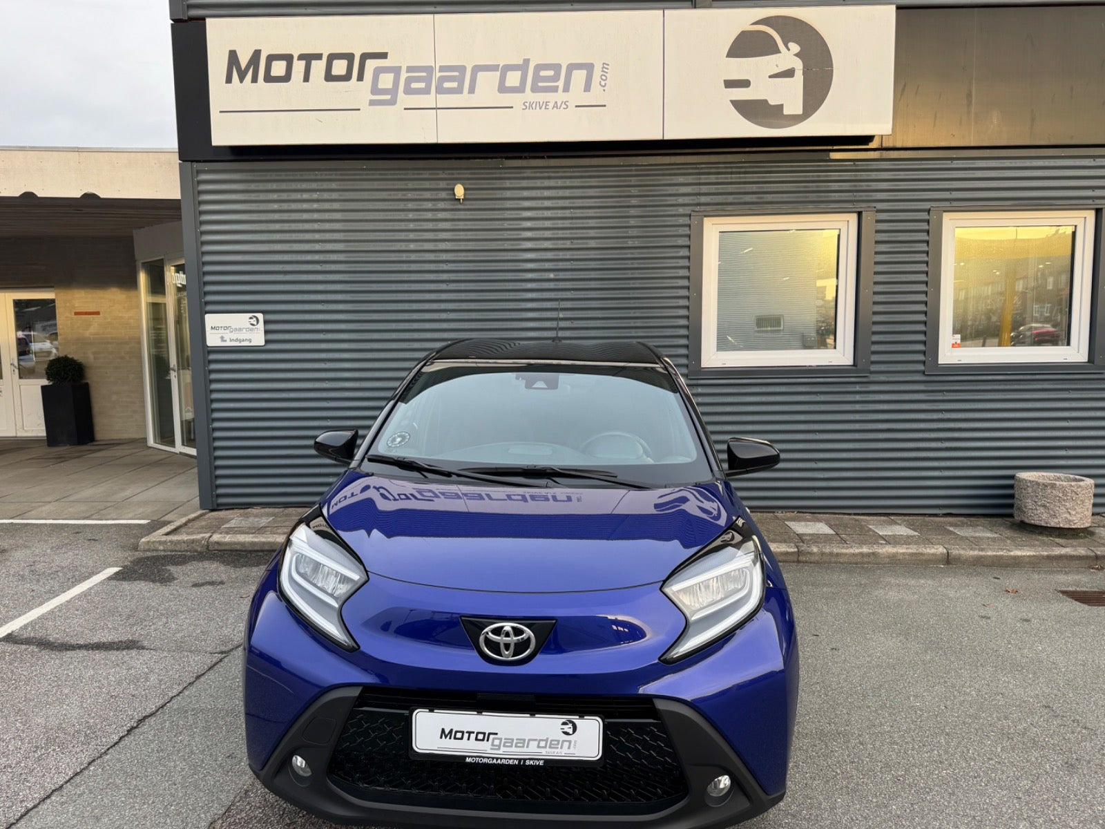 Blå Toyota Aygo X fra 2024