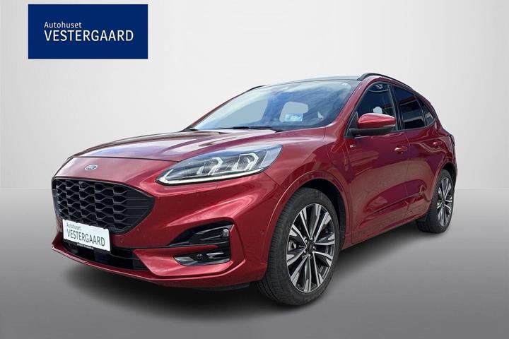 Rød Ford Kuga fra 2020 set udefra