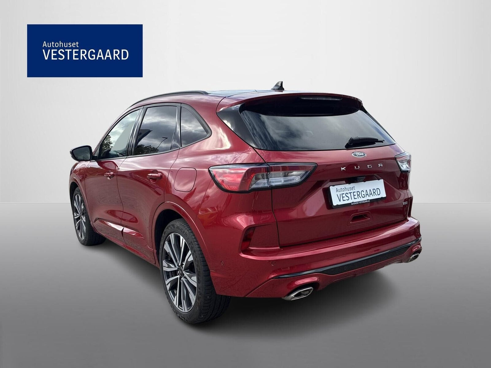 Rød Ford Kuga fra 2020