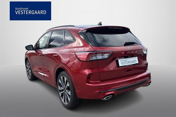 Rød Ford Kuga fra 2020