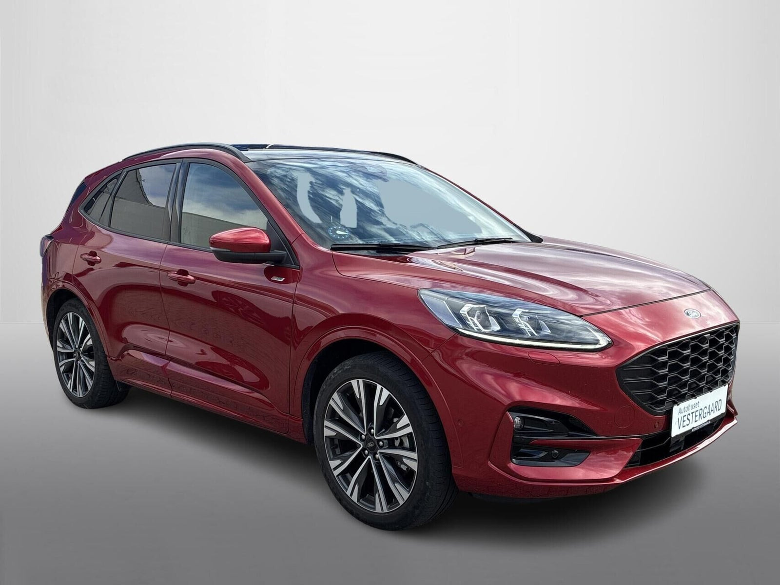 Rød Ford Kuga fra 2020