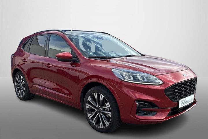 Rød Ford Kuga fra 2020