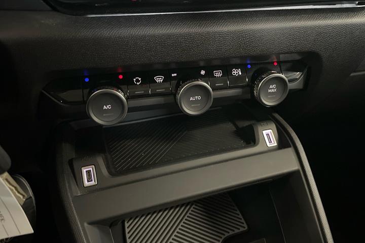 Sort Citroën ë-C4 X fra 2024