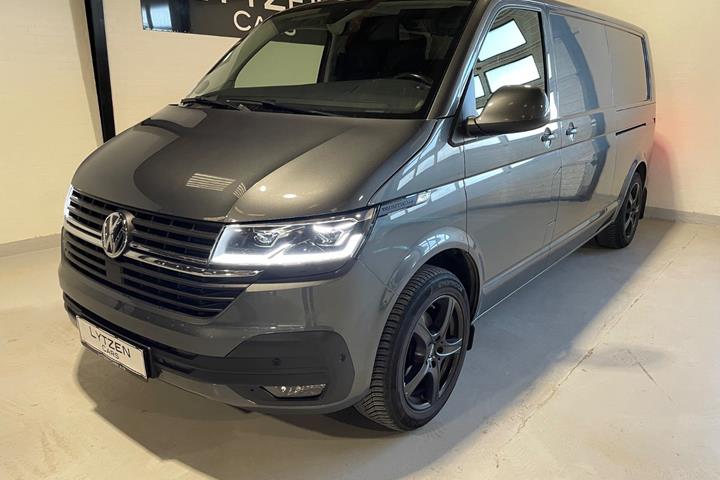 Grå VW Transporter fra 2020