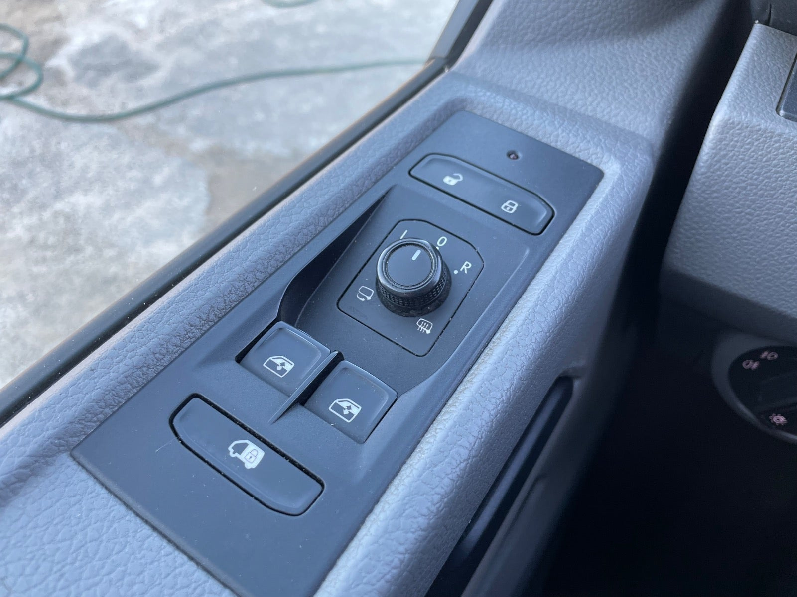 Grå VW Transporter fra 2020