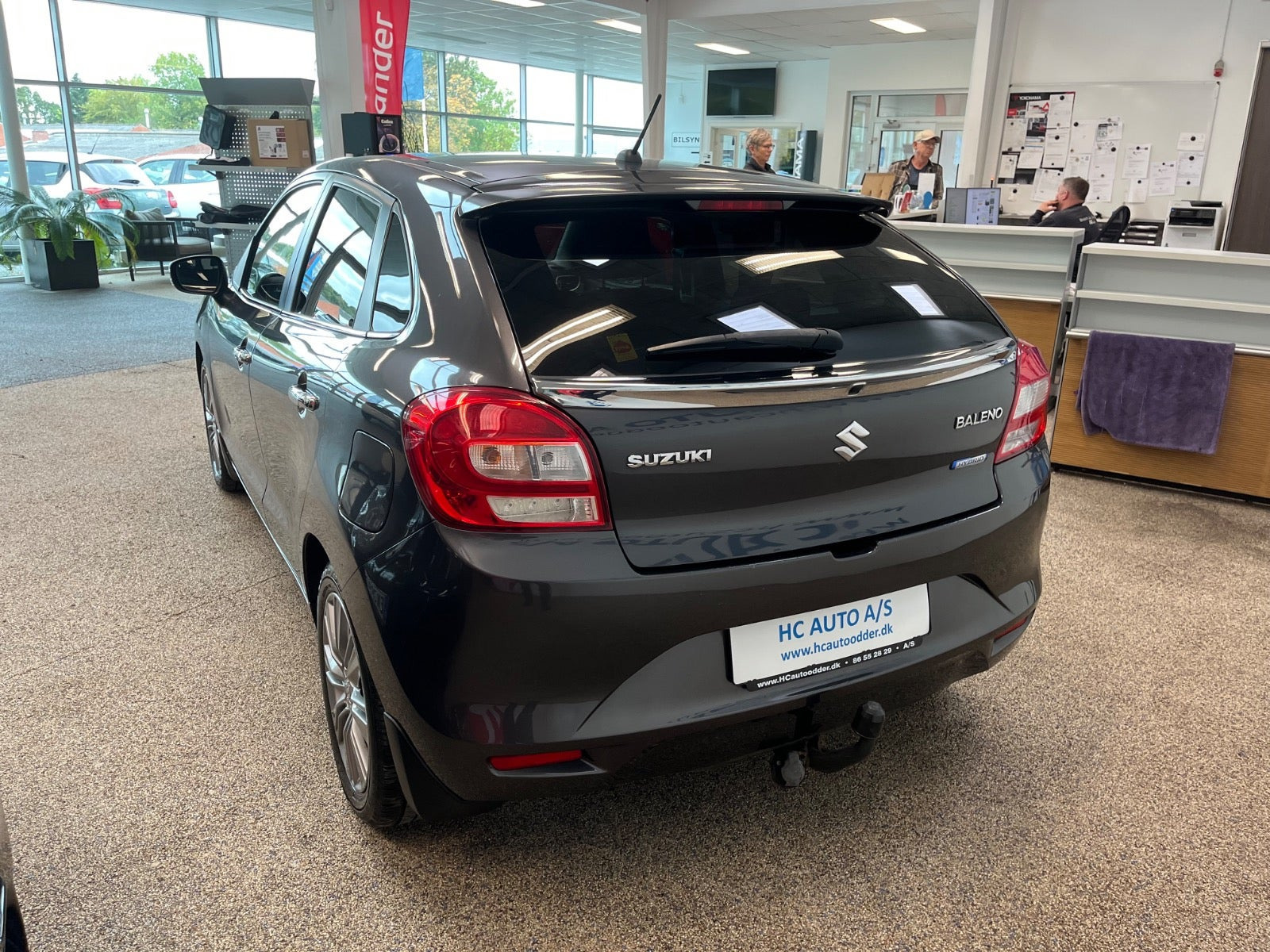 Grå Suzuki Baleno fra 2016