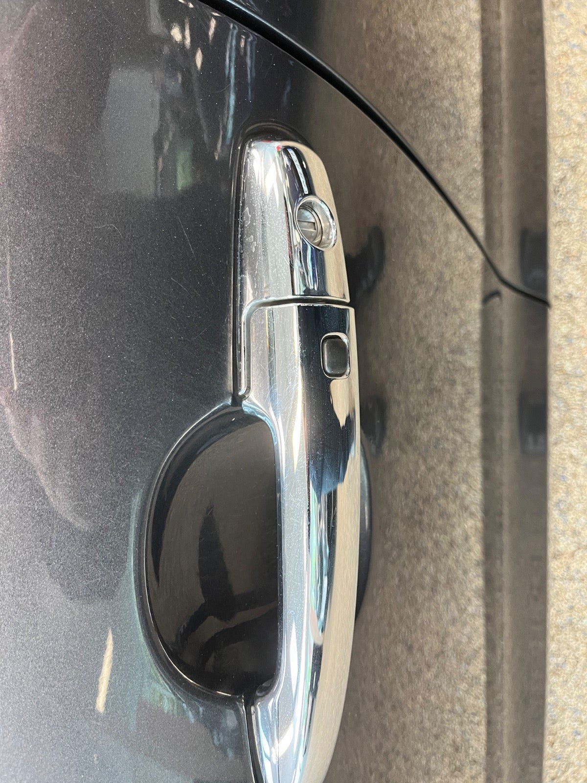 Grå Suzuki Baleno fra 2016